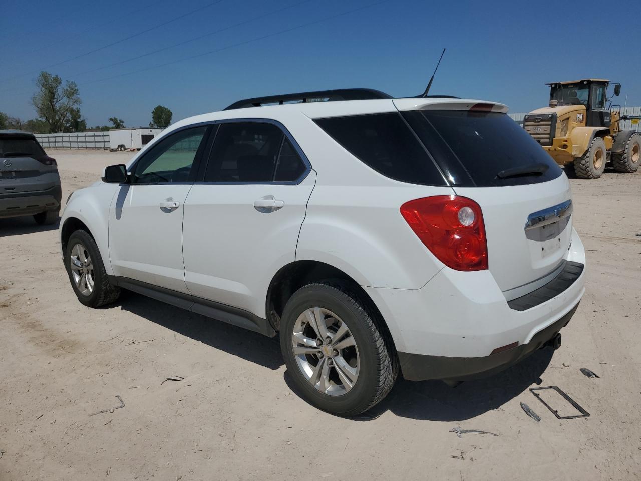 2011 CHEVROLET EQUINOX LT - Image 2