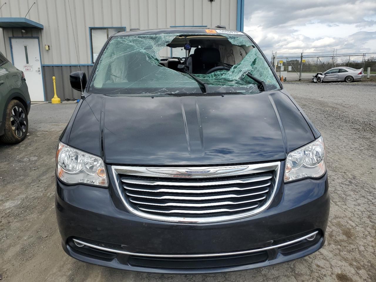 2014 CHRYSLER TOWN & COU - Фото 5