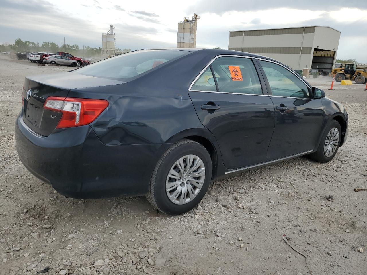2014 TOYOTA CAMRY L - Фото 3