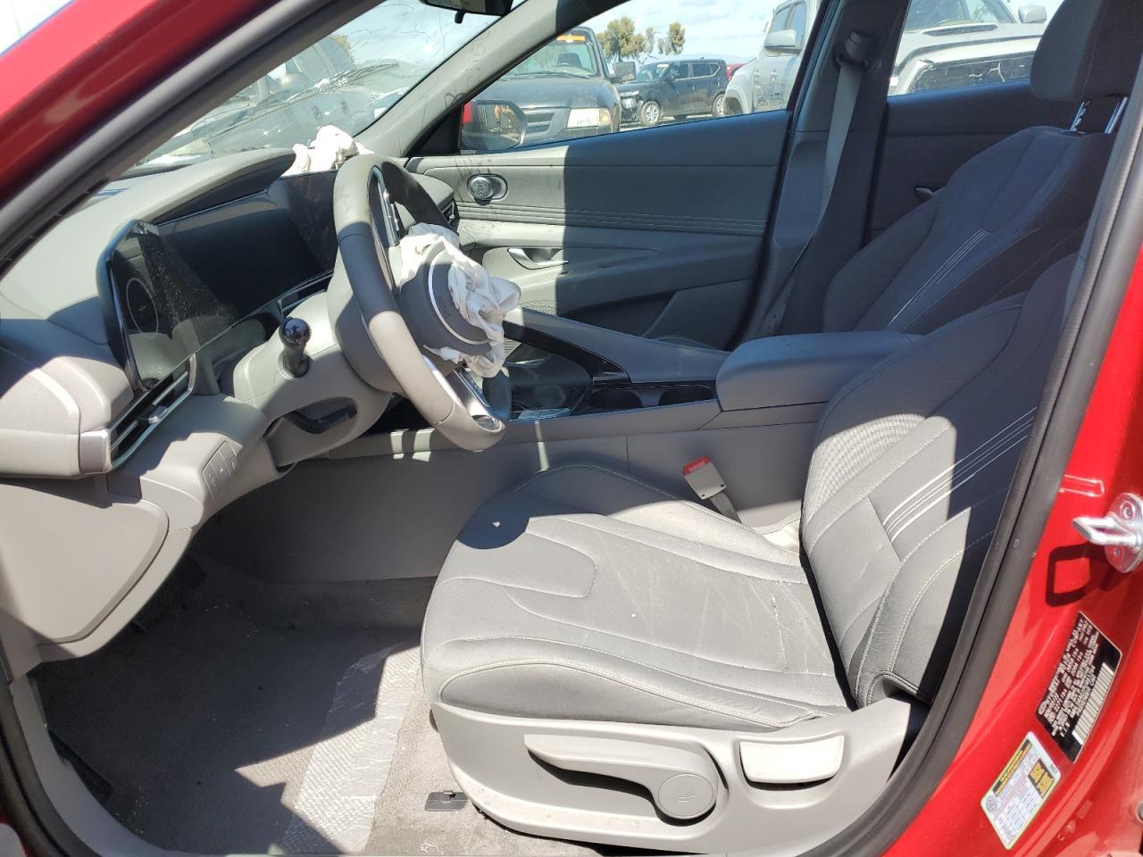 2023 HYUNDAI ELANTRA SE - Image 7