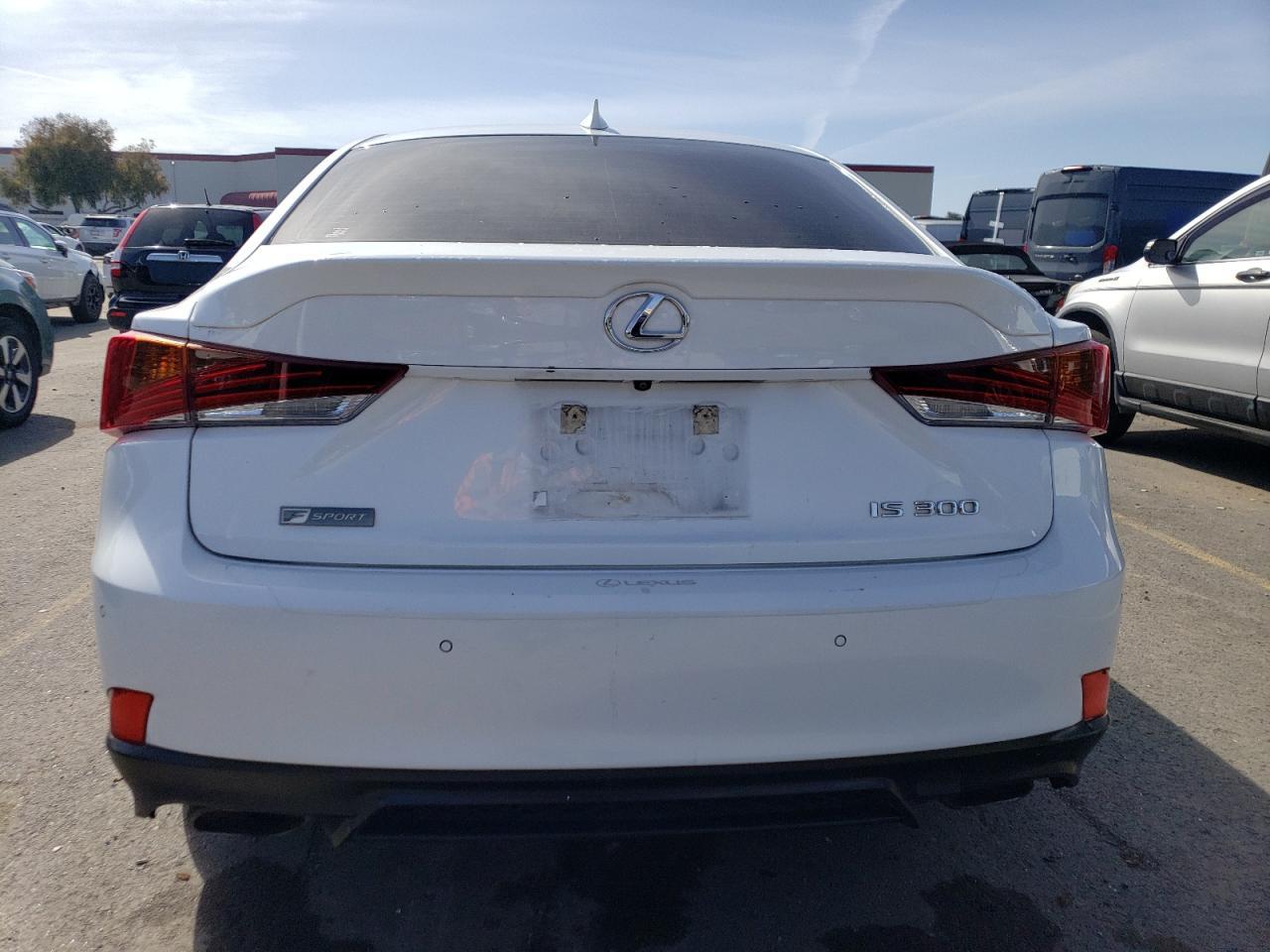 2018 LEXUS IS 300 - Фото 6
