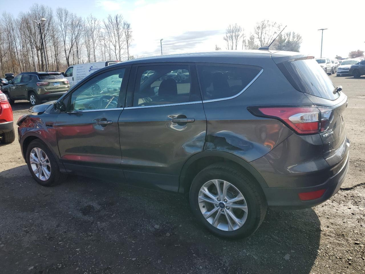 2017 FORD ESCAPE SE - Image 2