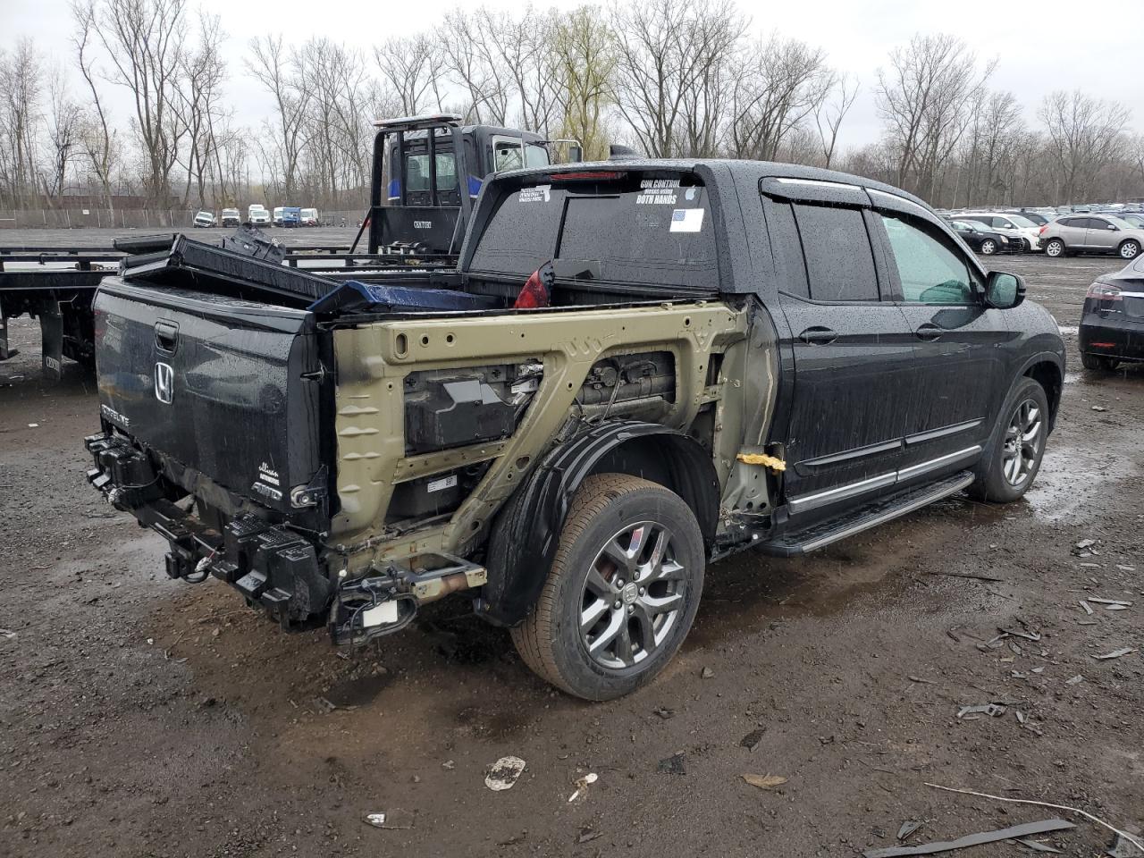 2017 HONDA RIDGELINE - Фото 3