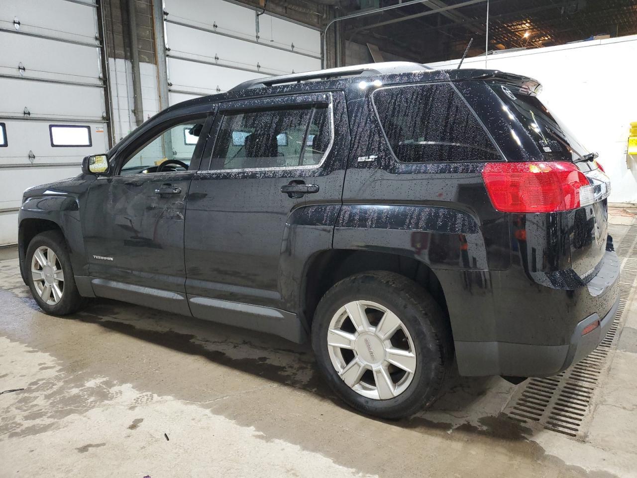 2013 GMC TERRAIN SL - Image 2