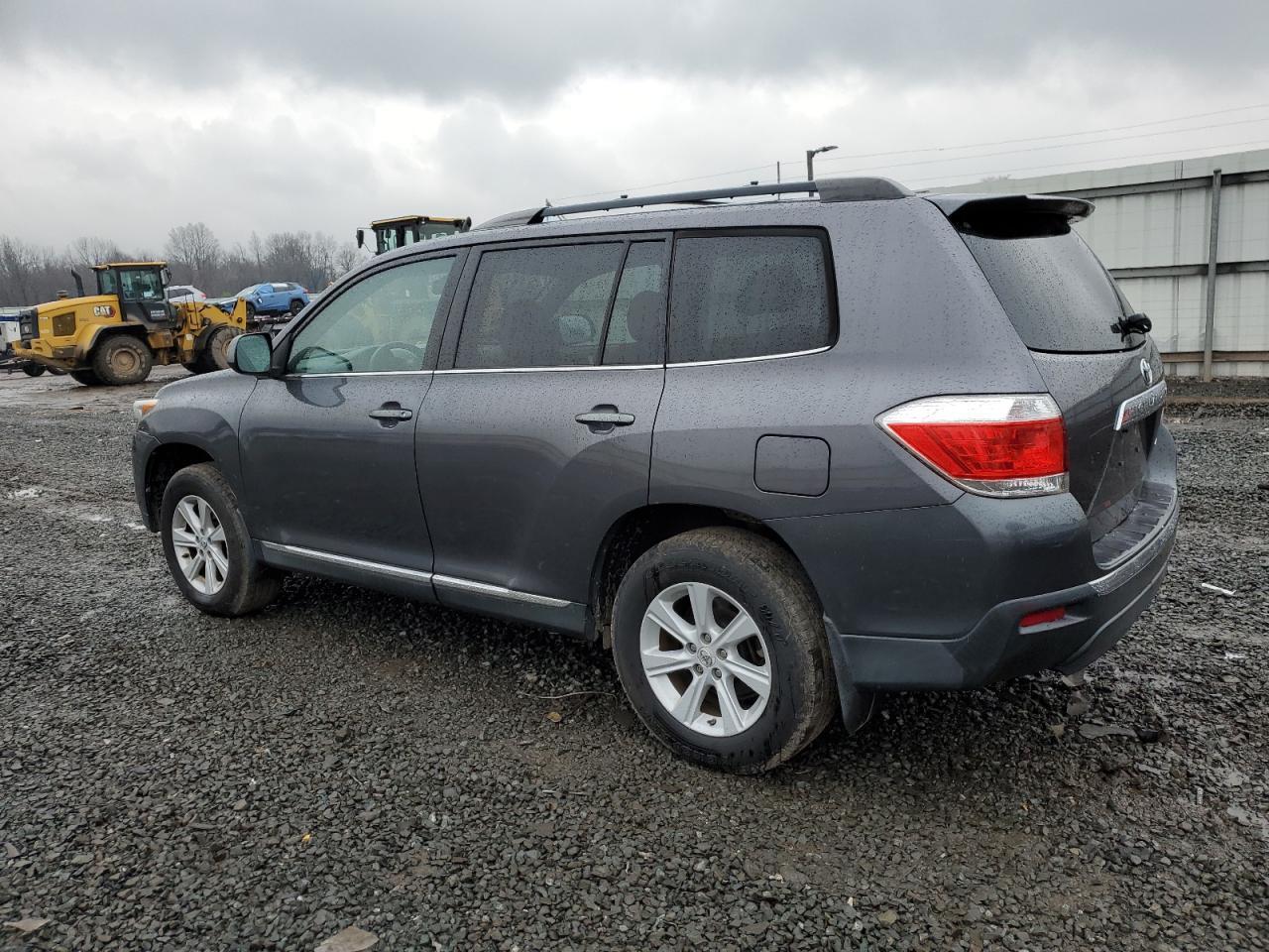 2012 TOYOTA HIGHLANDER - Image 2