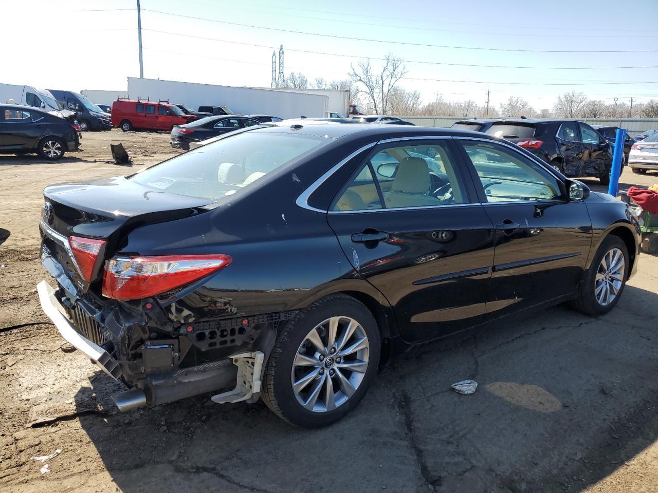 2016 TOYOTA CAMRY LE - Фото 3