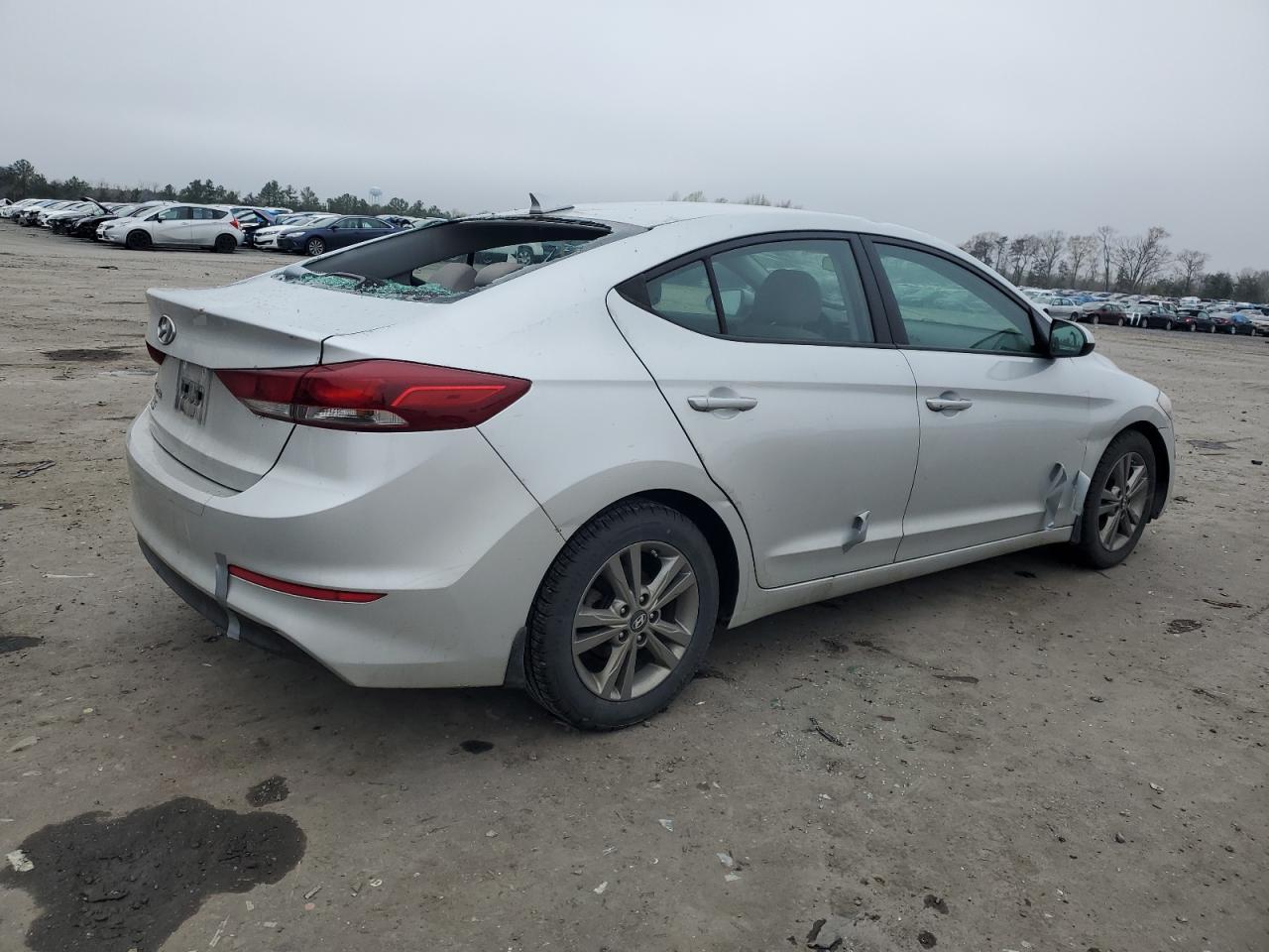 2018 HYUNDAI ELANTRA SE - Фото 3