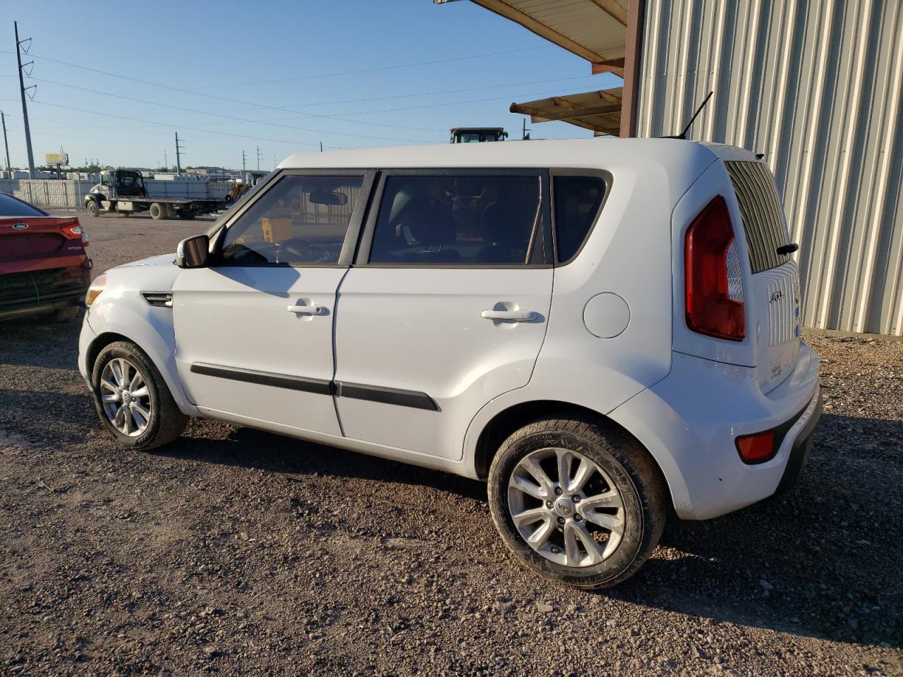 2013 KIA SOUL + - Image 2