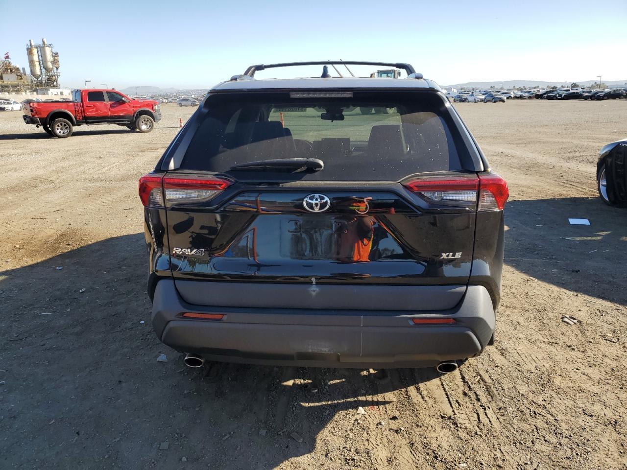 2020 TOYOTA RAV4 XLE P - Image 6