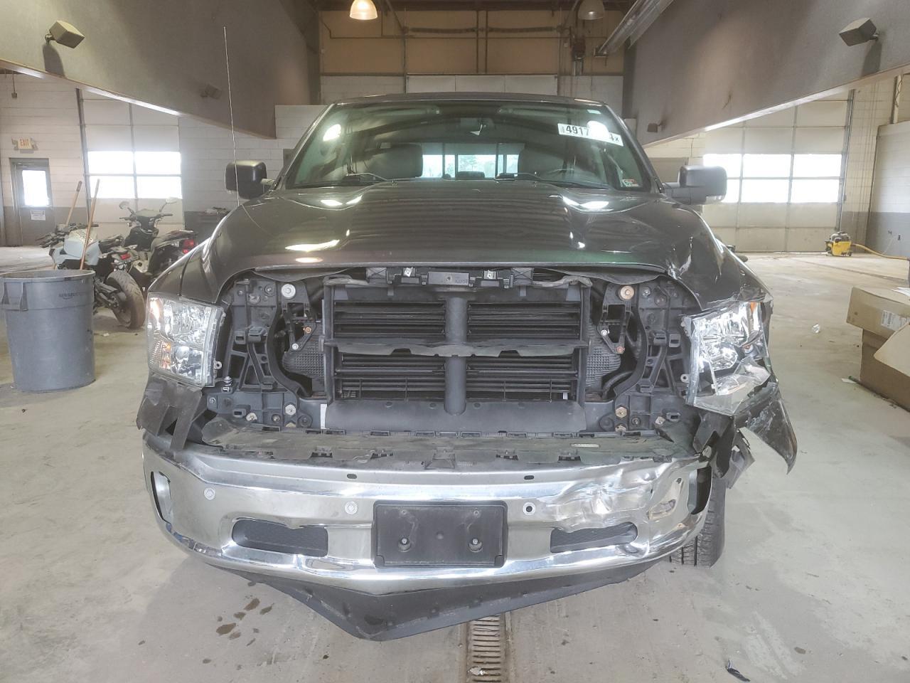 2017 RAM 1500 SLT - Image 5