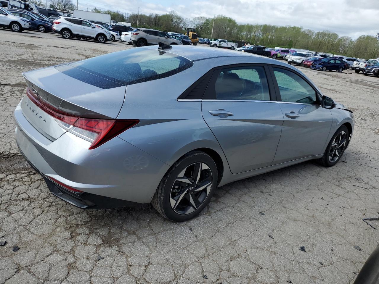 2022 HYUNDAI ELANTRA SE - Image 3