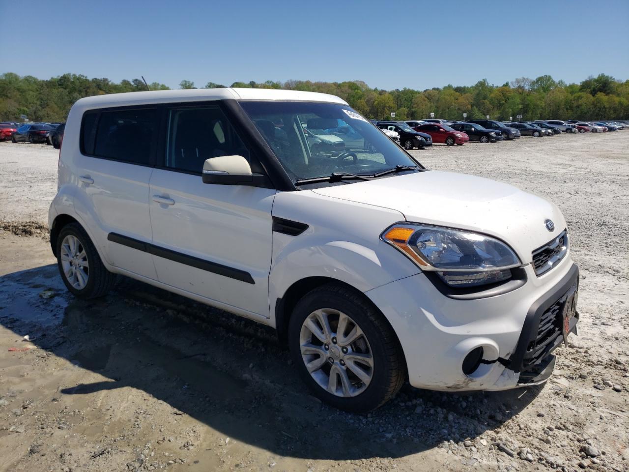 2013 KIA SOUL + - Image 4