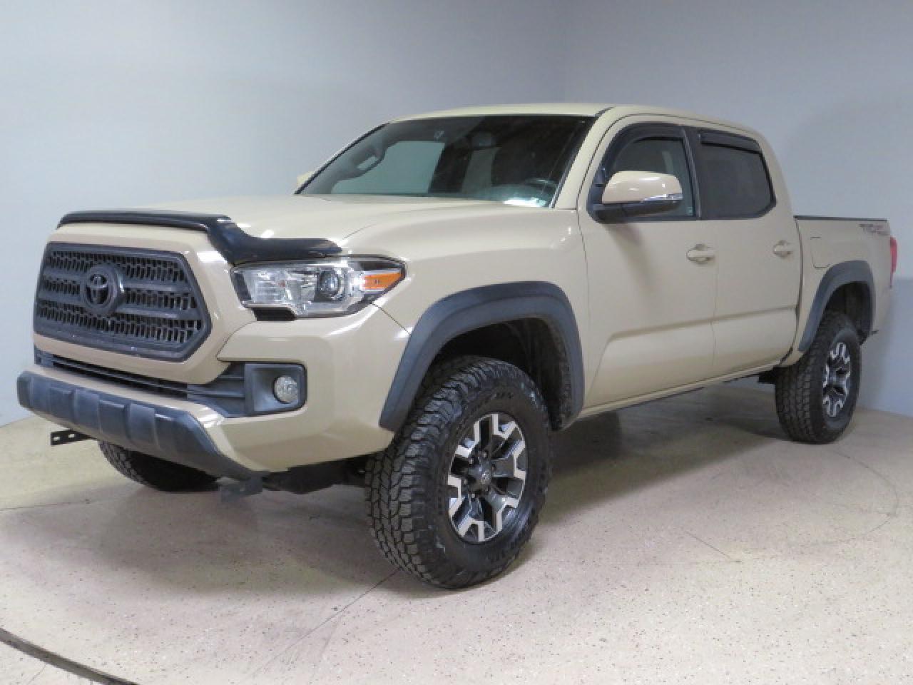 2017 TOYOTA TACOMA DOU - Фото 2