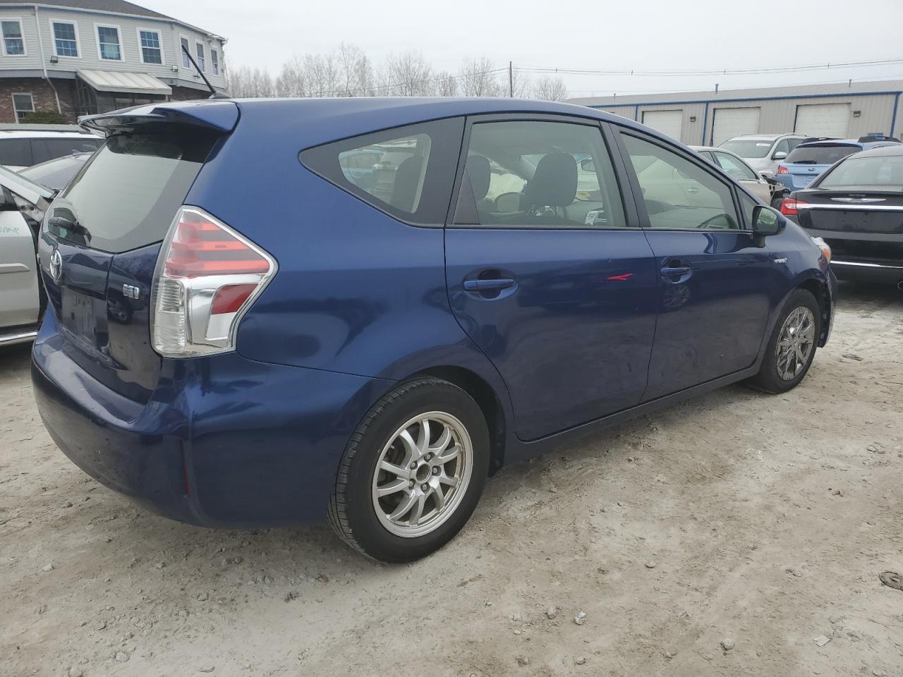 2016 TOYOTA PRIUS V - Фото 3