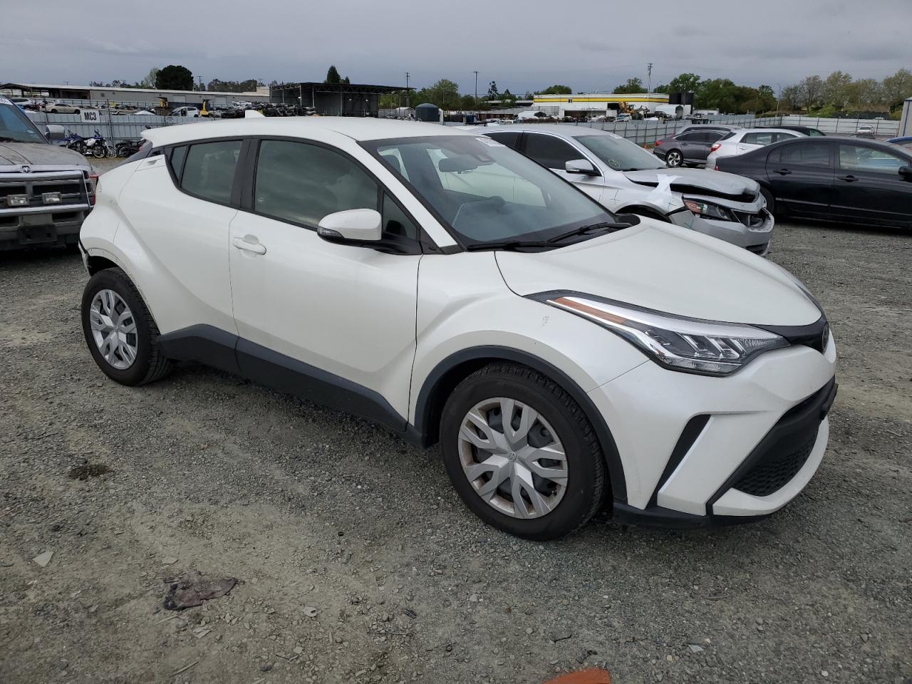 2021 TOYOTA C-HR XLE - Image 4