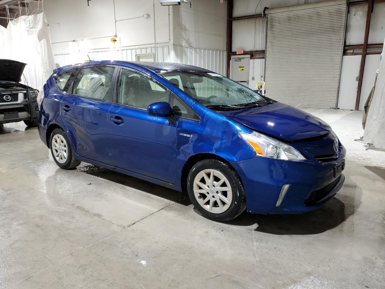 2013 TOYOTA PRIUS V - Фото 4