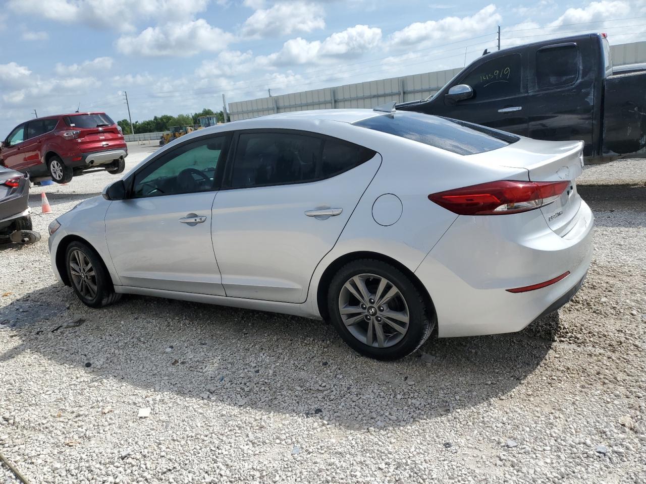2017 HYUNDAI ELANTRA SE - Фото 2