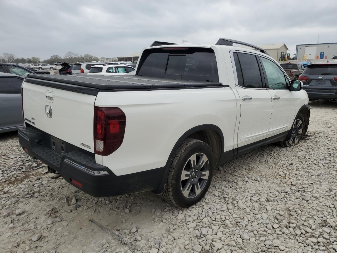 2017 HONDA RIDGELINE - Фото 3