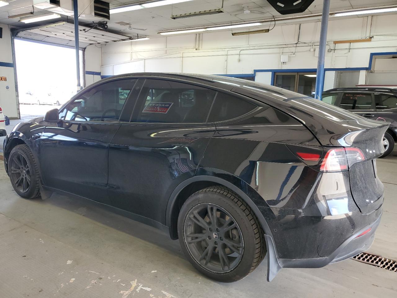 2022 TESLA MODEL Y - Image 2