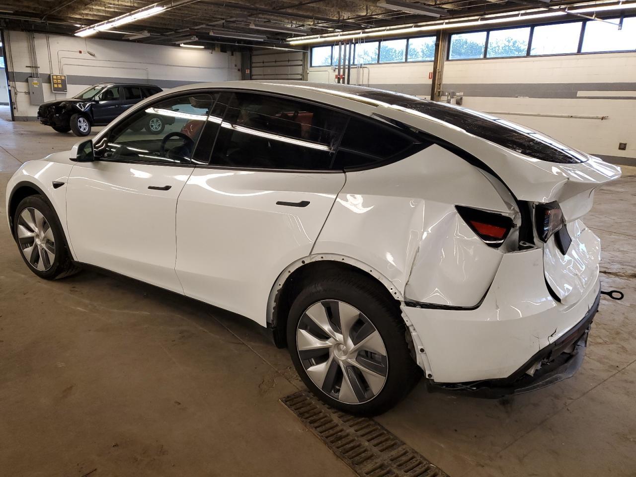 2023 TESLA MODEL Y - Image 2