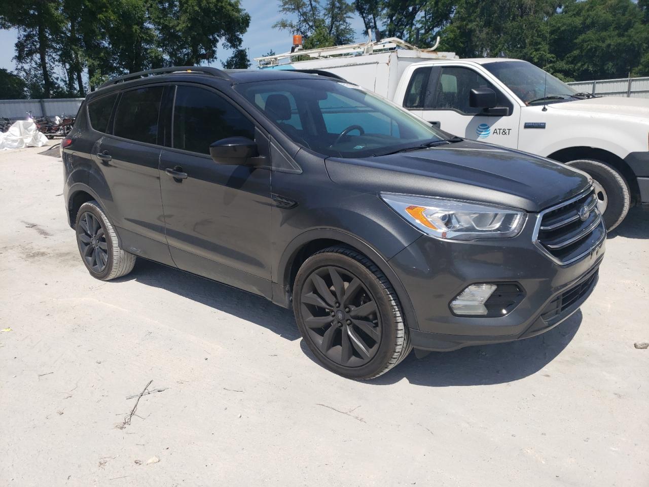 2017 FORD ESCAPE SE - Image 4