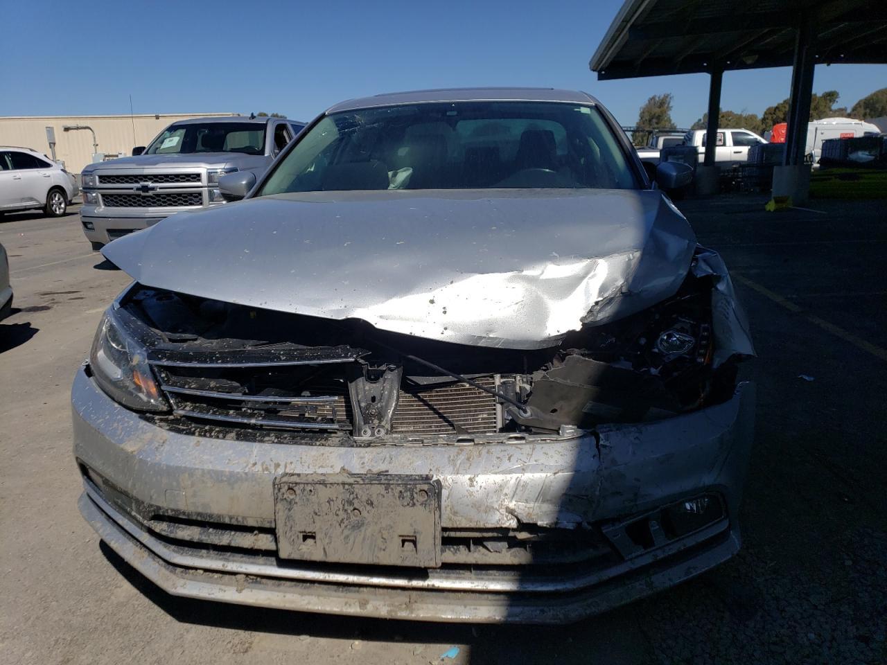 2016 VOLKSWAGEN JETTA SEL - Image 5