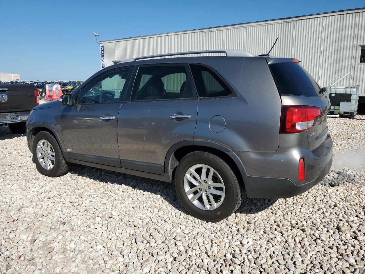 2015 KIA SORENTO LX - Image 2