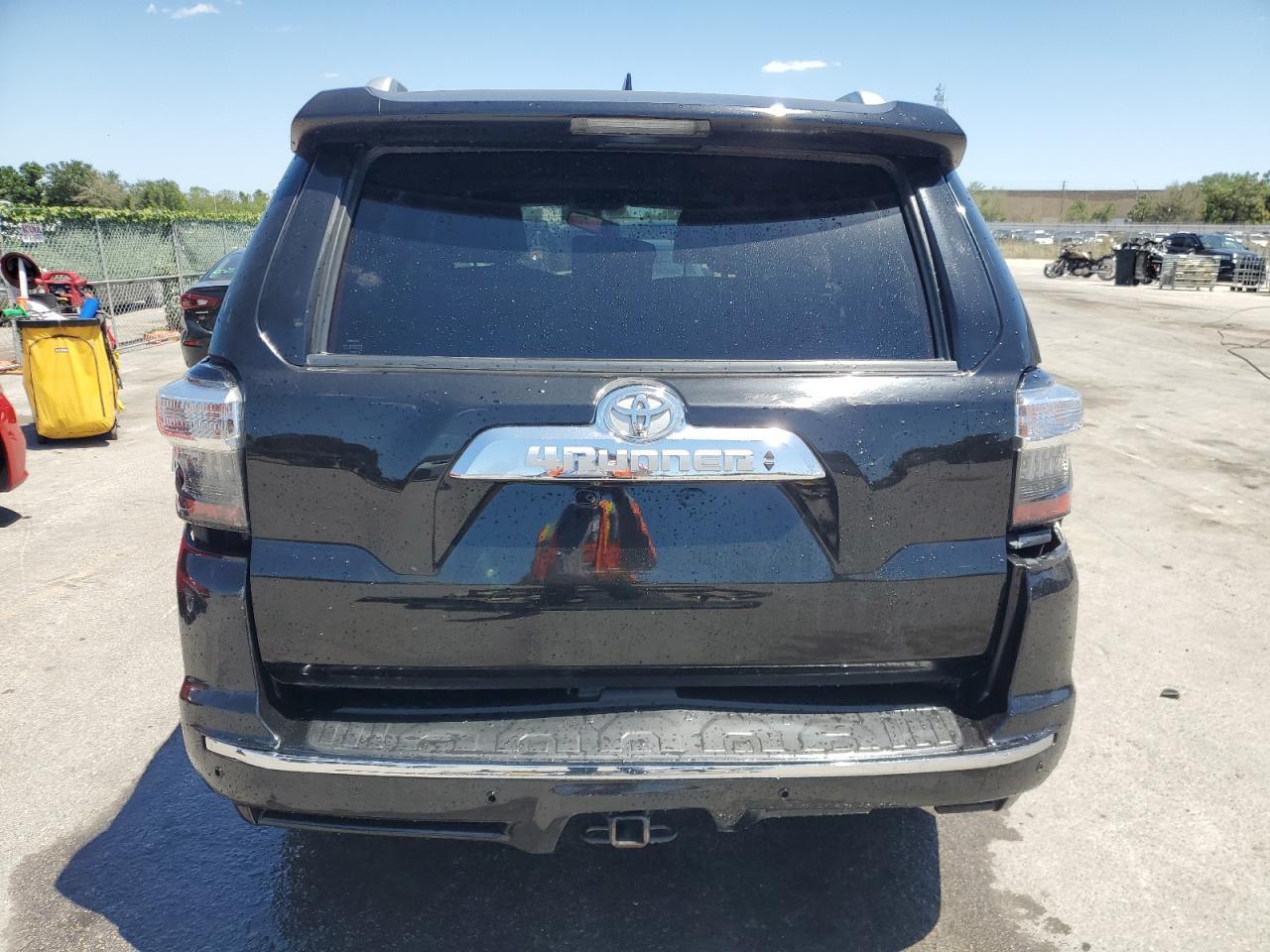 2018 TOYOTA 4RUNNER SR - Image 6