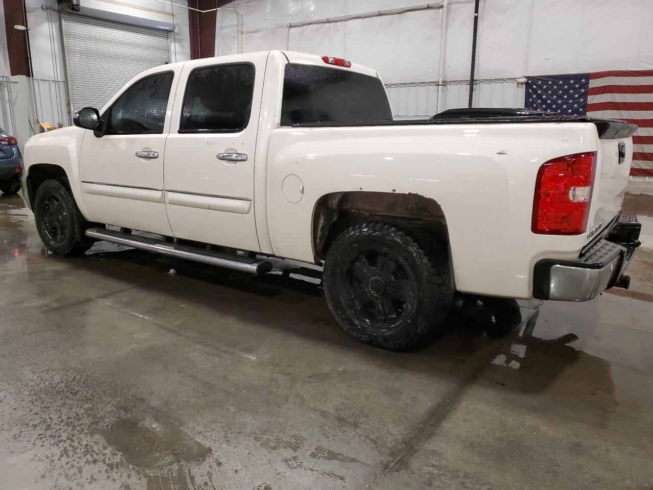 2013 CHEVROLET SILVERADO - Image 2