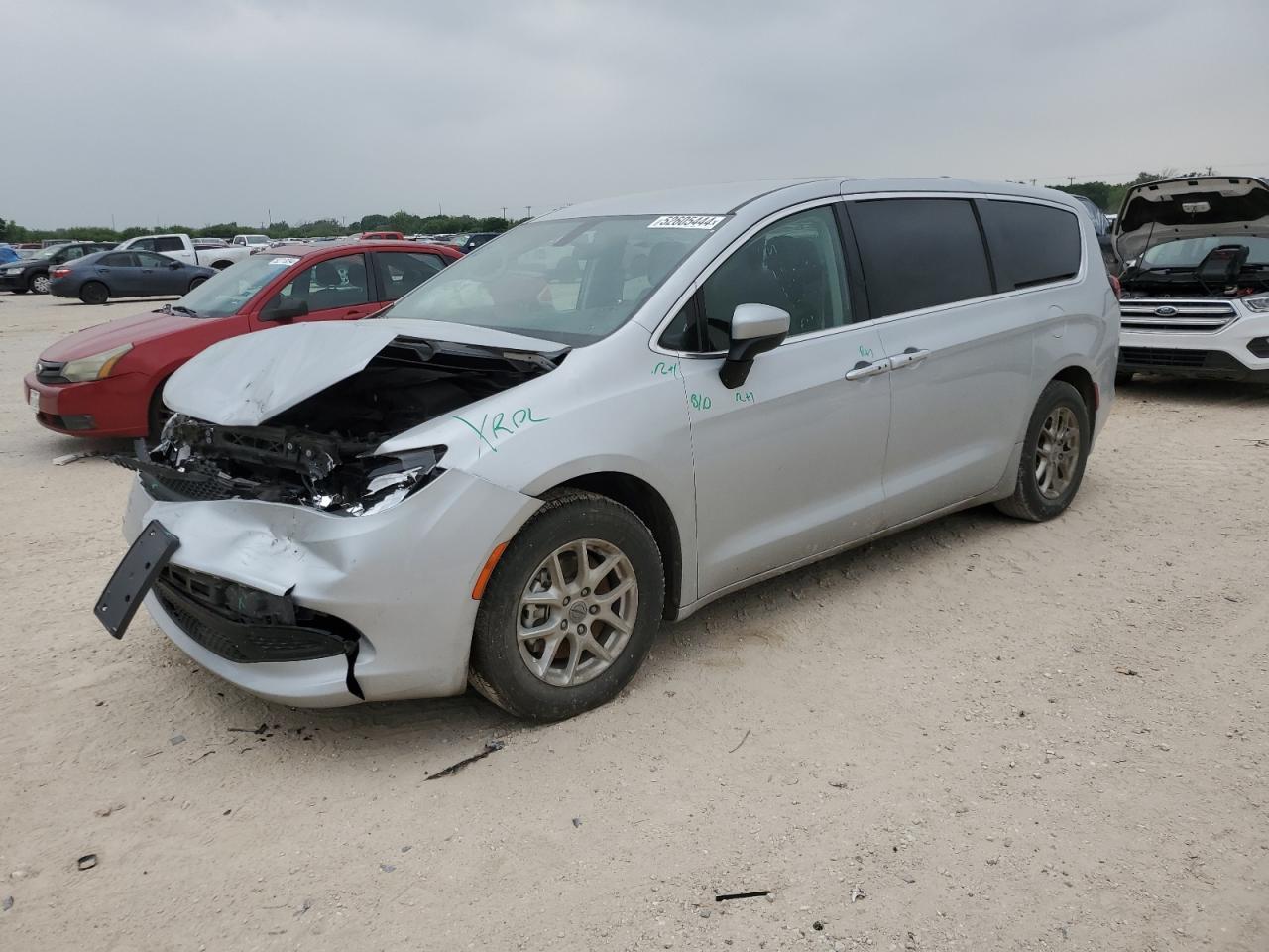 2022 CHRYSLER VOYAGER LX car image