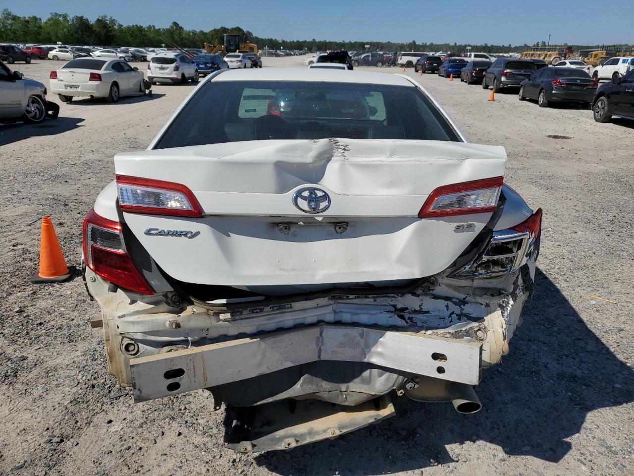 2014 TOYOTA CAMRY L - Image 6