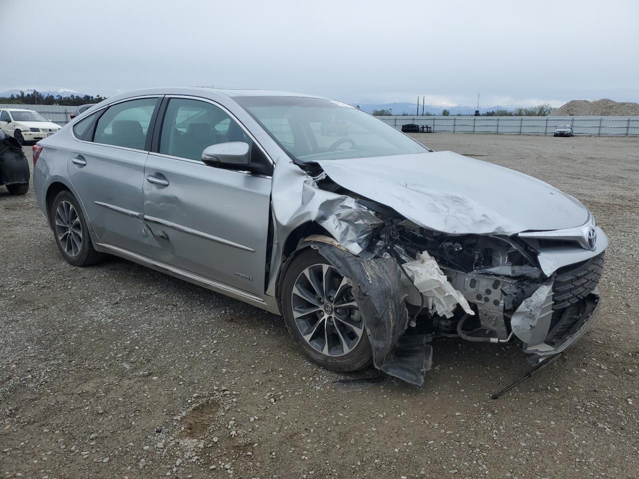 2016 TOYOTA AVALON HYB - Image 4