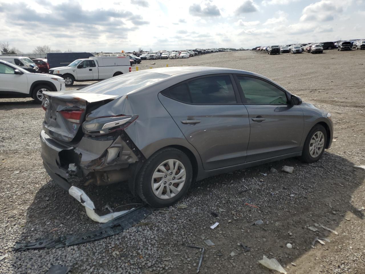 2018 HYUNDAI ELANTRA SE - Фото 3