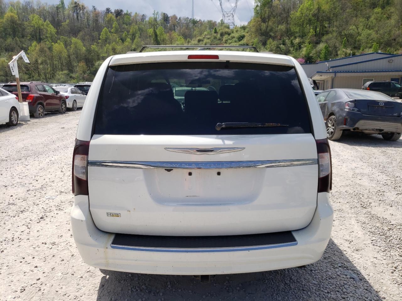 2014 CHRYSLER TOWN & COU - Image 6