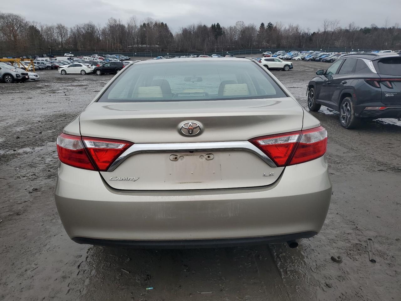 2017 TOYOTA CAMRY LE - Image 6