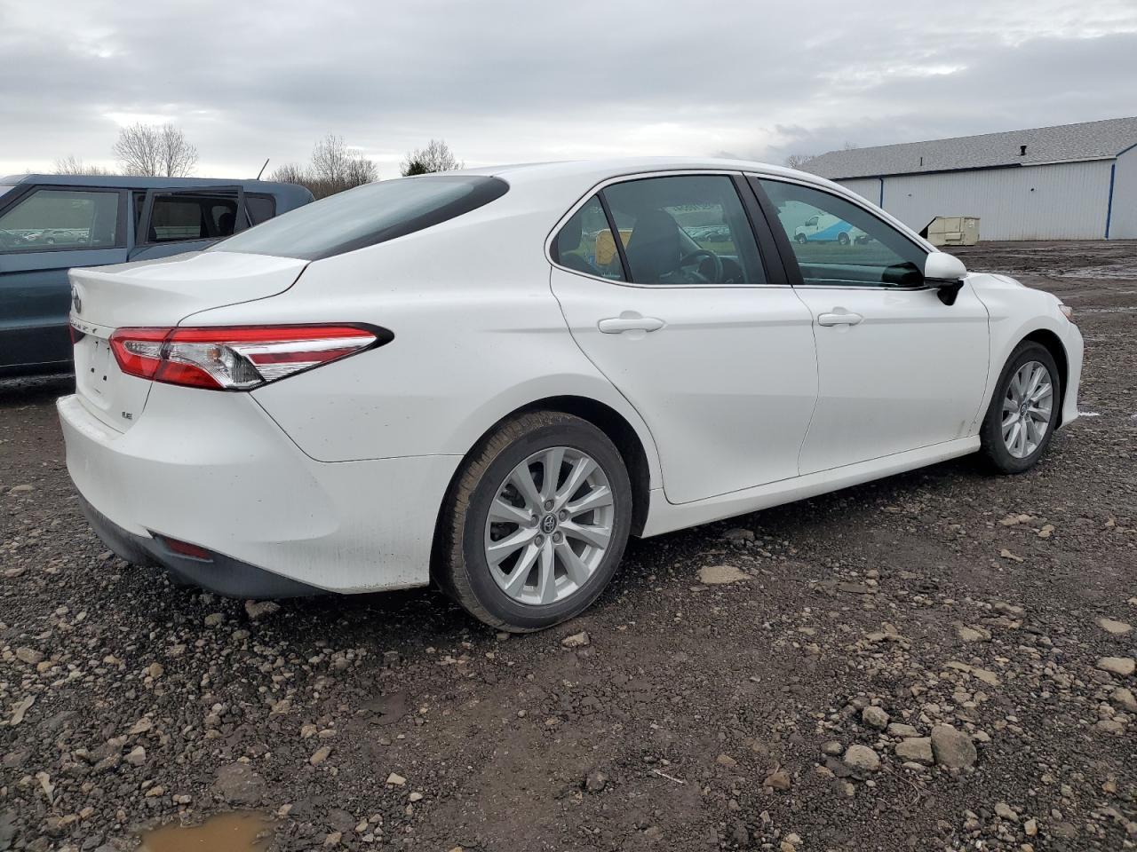 2018 TOYOTA CAMRY L - Image 3