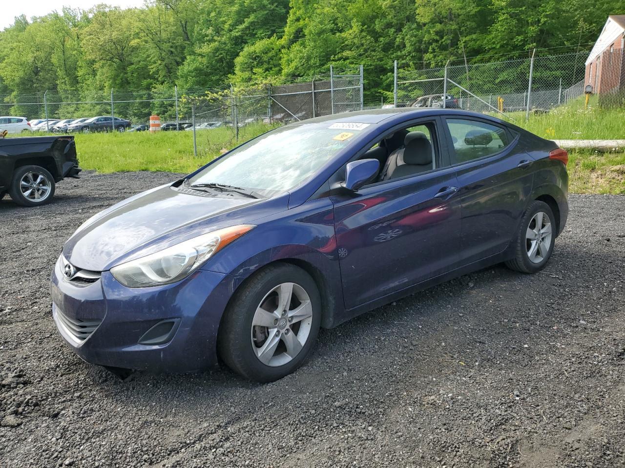 2013 HYUNDAI ELANTRA GL