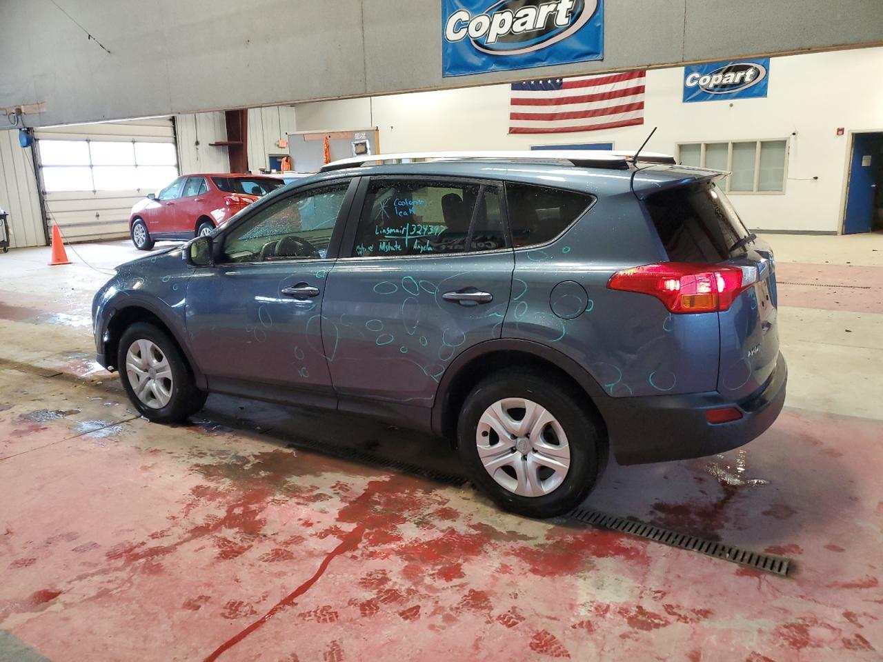 2014 TOYOTA RAV4 LE - Фото 2