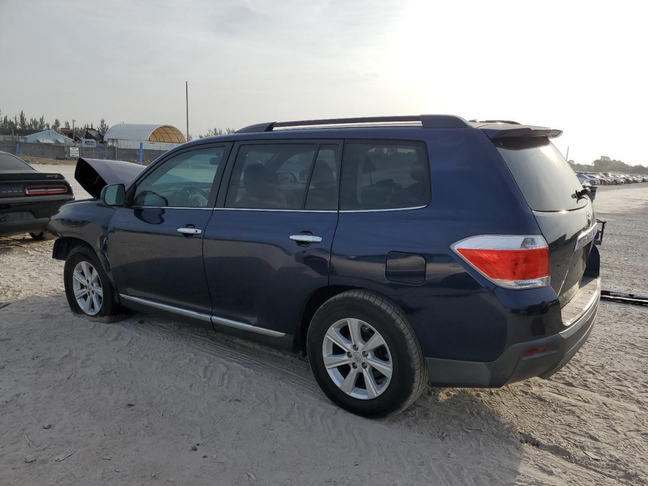 2011 TOYOTA HIGHLANDER - Фото 2