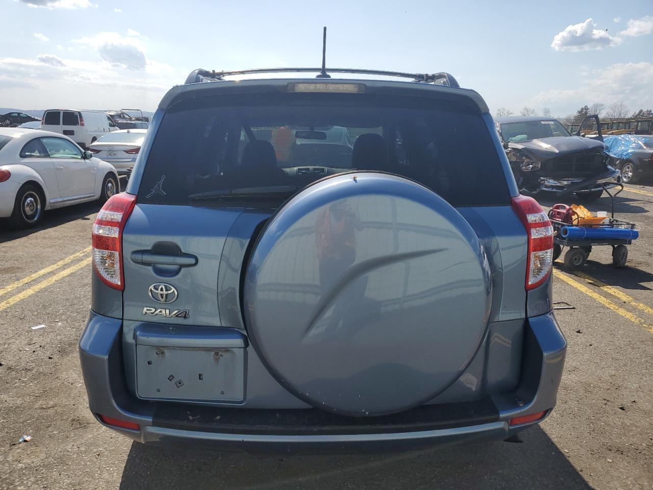 2011 TOYOTA RAV4 - Image 6