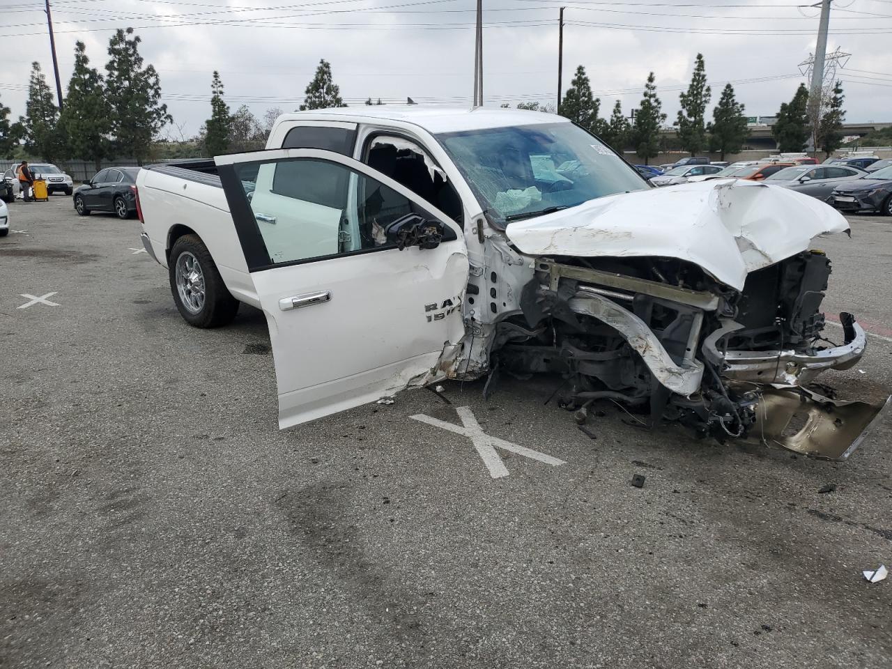 2017 RAM 1500 SLT - Фото 4