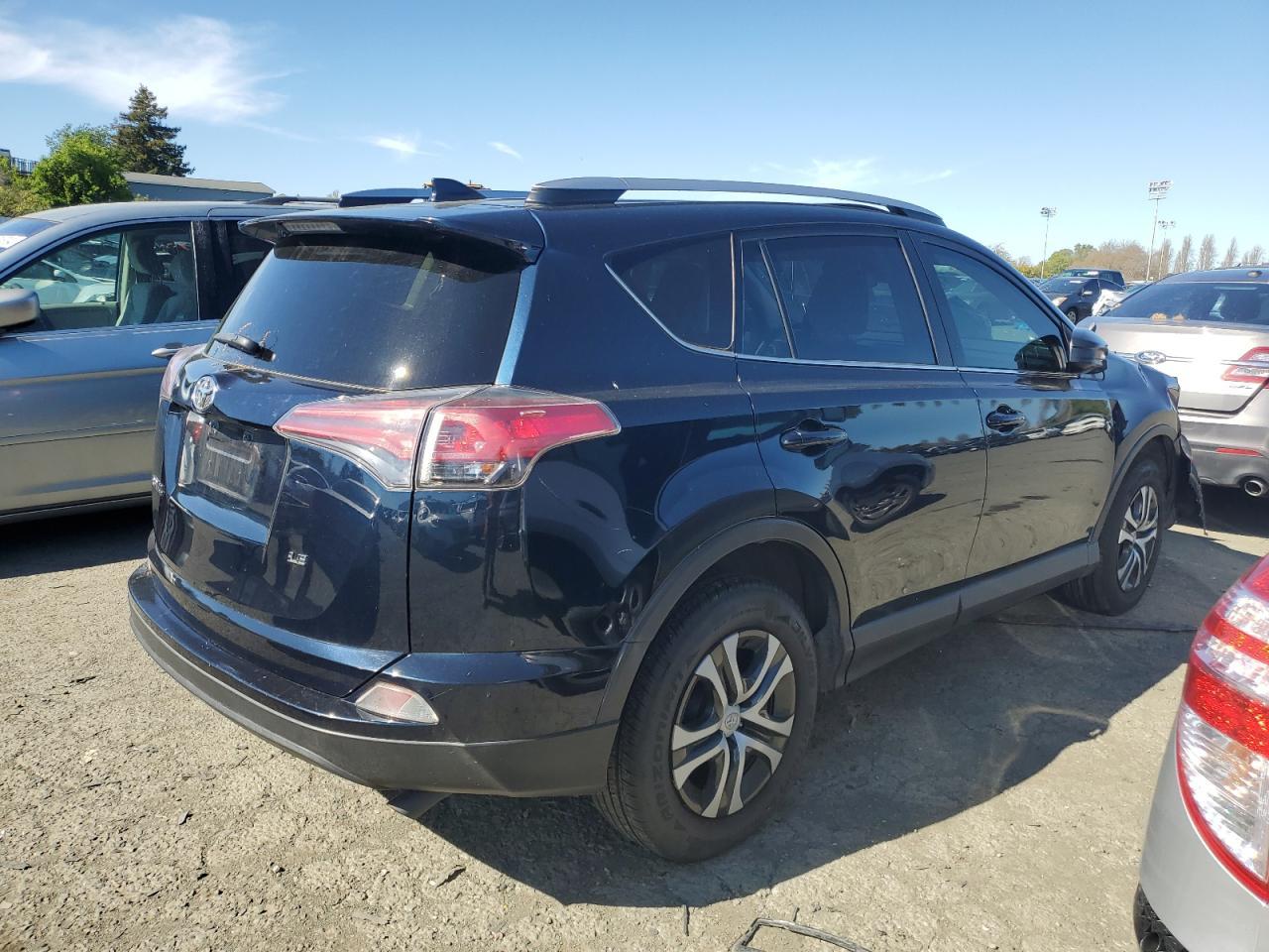 2018 TOYOTA RAV4 LE - Image 3
