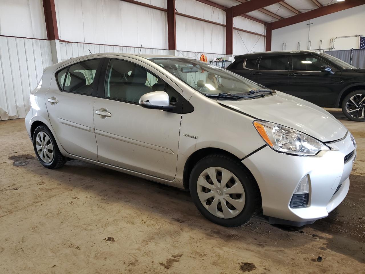 2013 TOYOTA PRIUS C - Image 4
