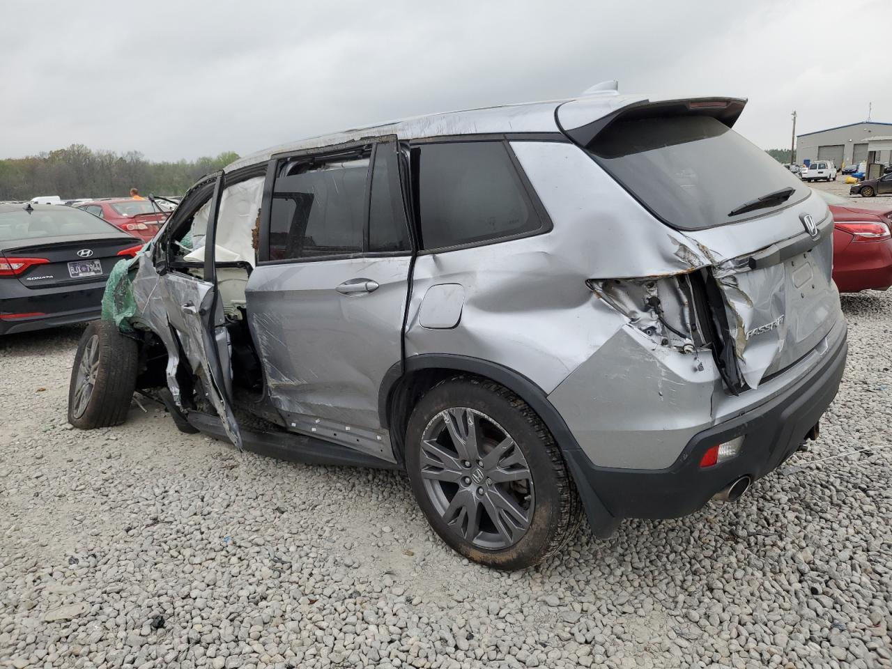 2019 HONDA PASSPORT E - Image 2