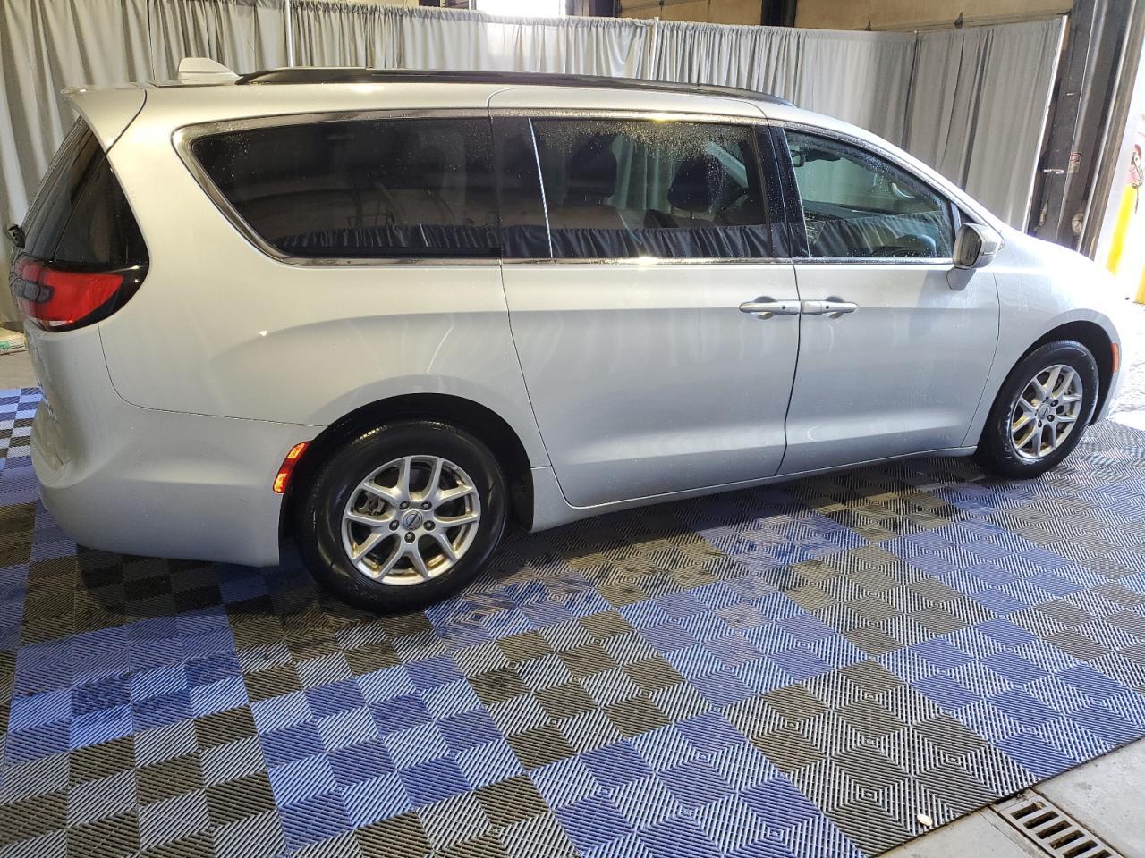 2022 CHRYSLER PACIFICA T - Image 3