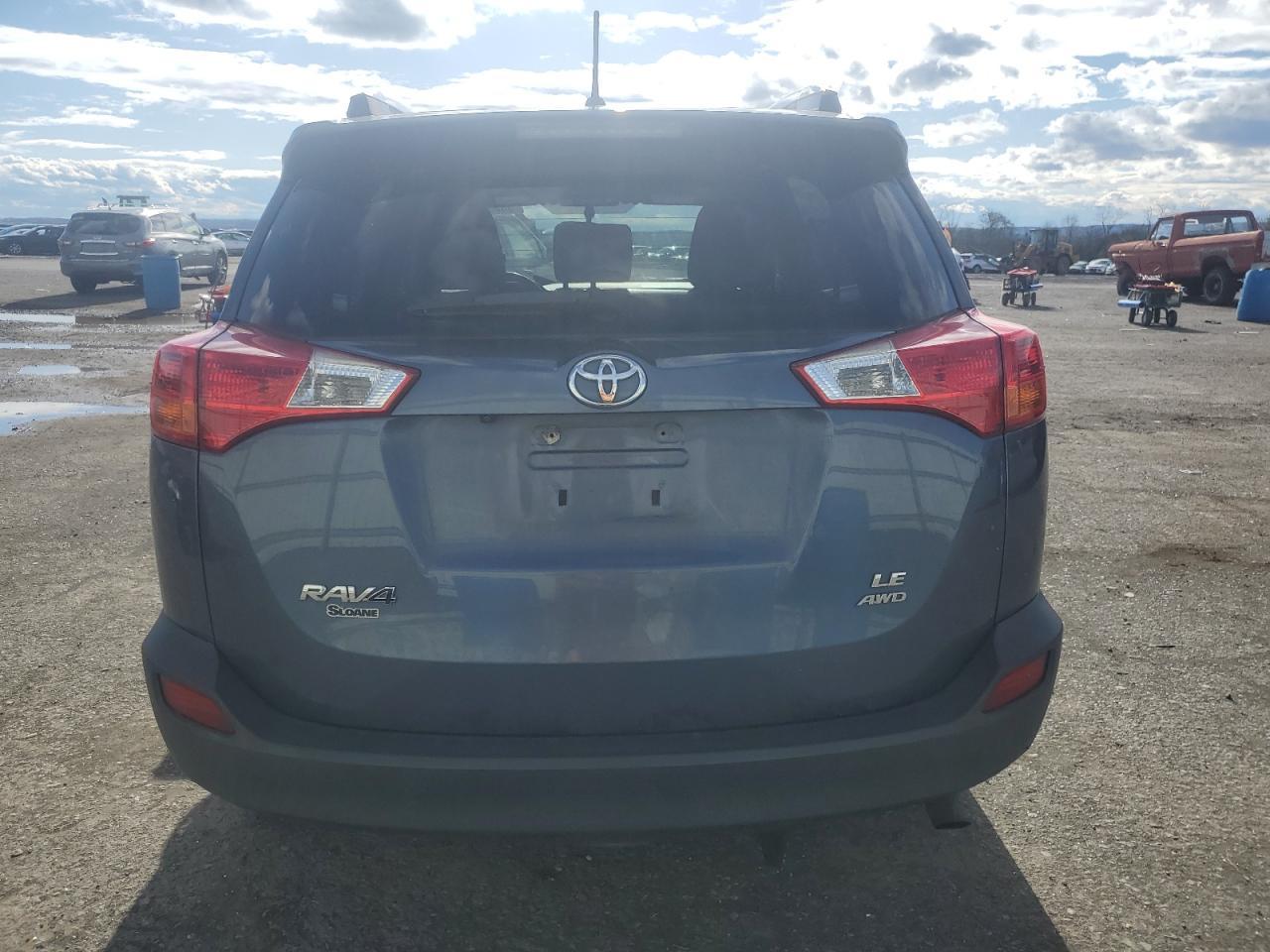 2014 TOYOTA RAV4 LE - Фото 6