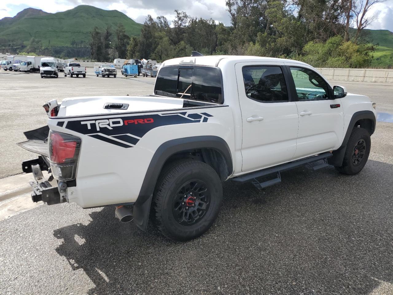 2017 TOYOTA TACOMA DOU - Фото 3