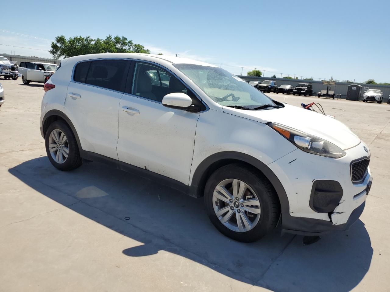 2017 KIA SPORTAGE L - Image 4