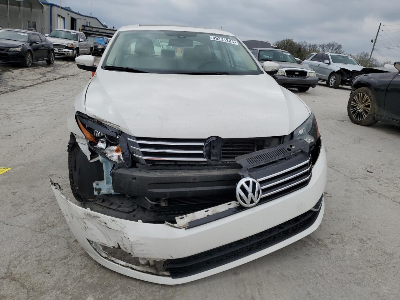 2013 VOLKSWAGEN PASSAT SE - Image 5