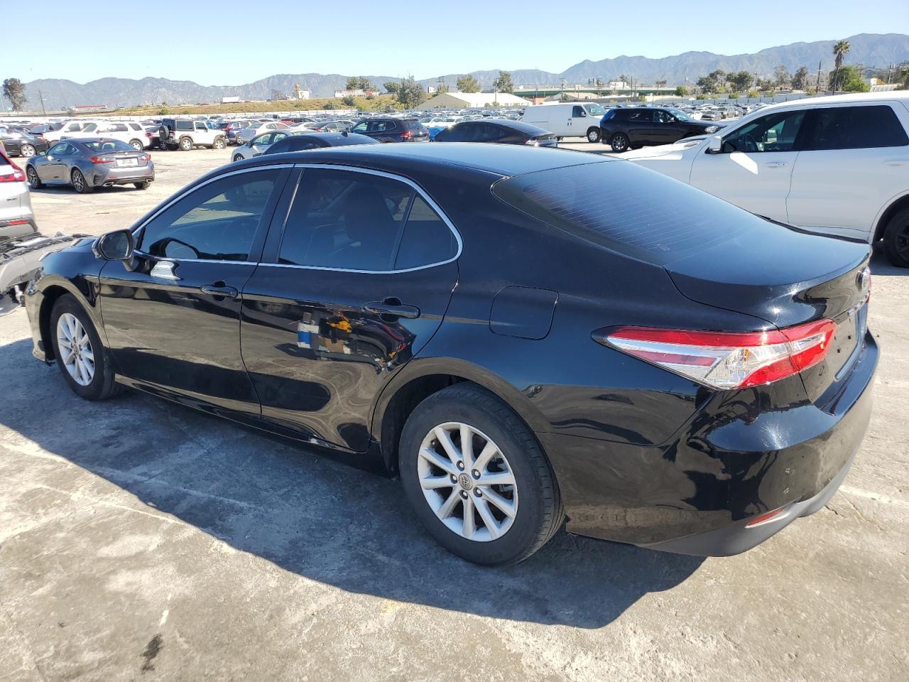 2018 TOYOTA CAMRY L - Фото 2